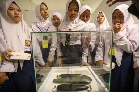 Cross Musea Pertiwi 2026 di Surabaya hadirkan pameran interaktif berbasis AI, wayang, dan budaya Nusantara hingga 14 Juni 2026.